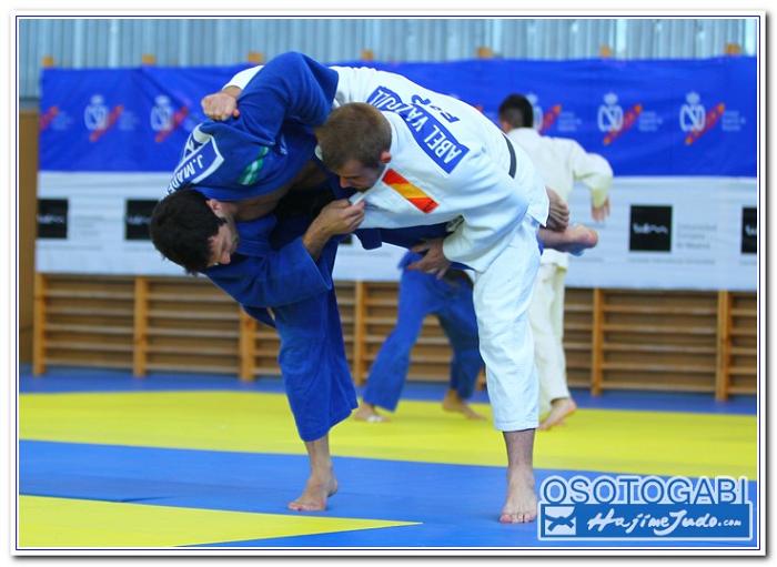 CEU2011 900075